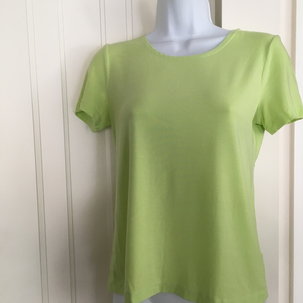 Cynthia Max pristine drapeable soft lime tee